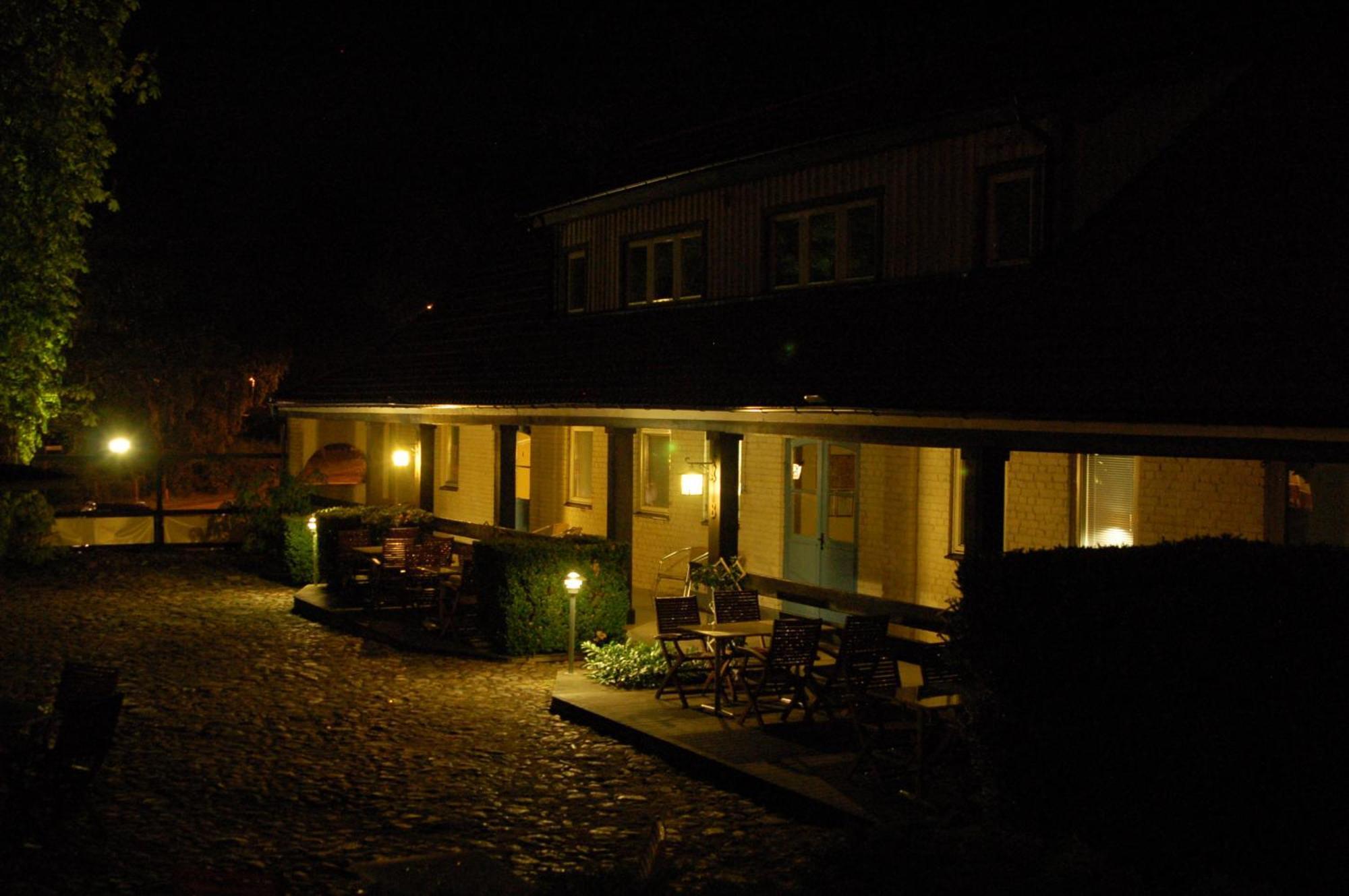 Отель Kastanjelund Yngsjo Экстерьер фото