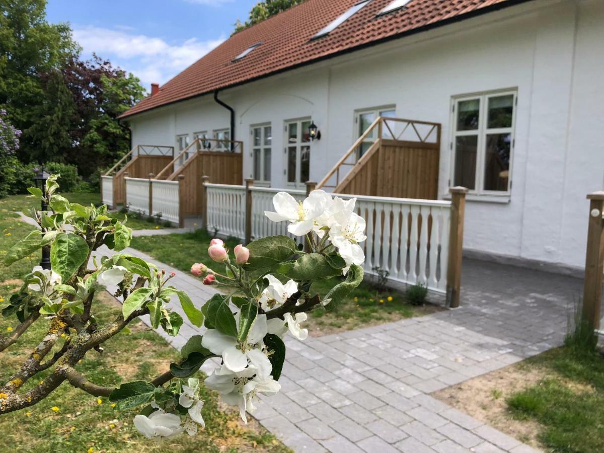 Отель Kastanjelund Yngsjo Экстерьер фото